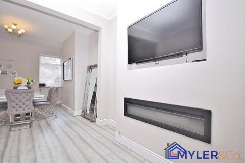 3 bedroom terraced house for sale, Appleton Road, Widnes, WA8