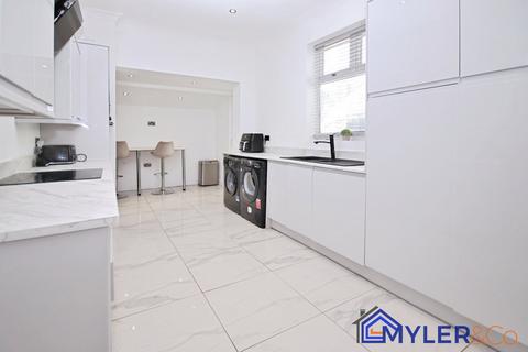 52 Appleton Road, Widnes, WA8 6EX