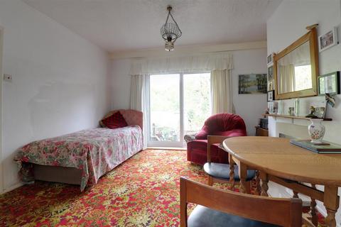 4 bedroom semi-detached house for sale, Moorhouse Avenue, Alsager