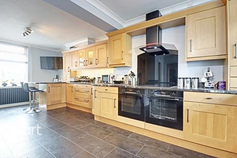 3 bedroom detached house for sale, Kingsway, Ilkeston