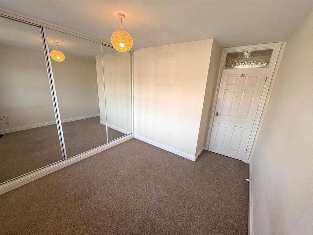 Rear bedroom 2.JPG