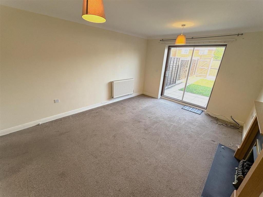 Living room 2.JPG