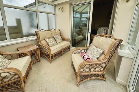 298 Beacon Road, Bradford, BD6 3DU