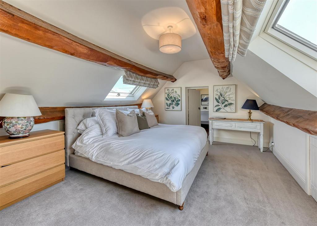Dingle Cottage-bed1a.jpg