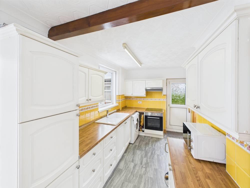 Kitchen 1.jpg
