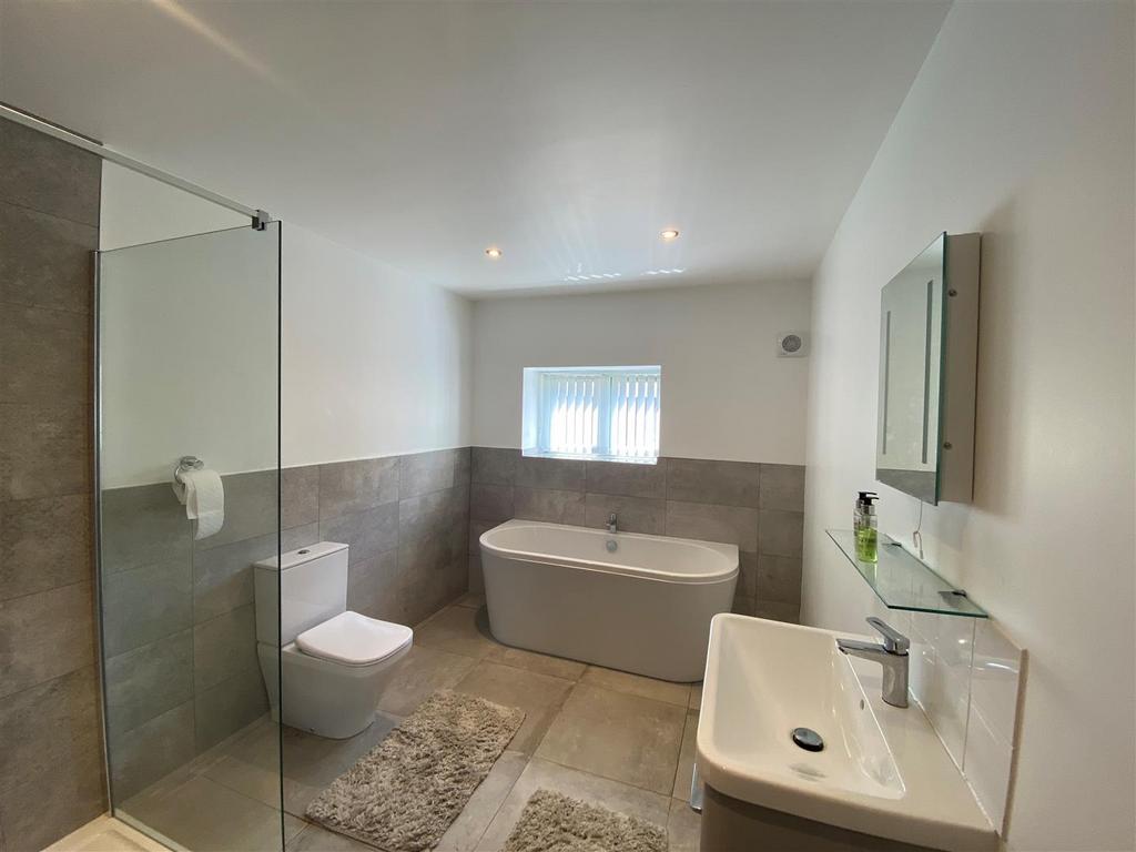Downstairs bathroom.jpg