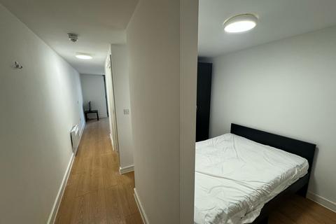 Studio to rent, Standard Studio, Norfolk House, L1