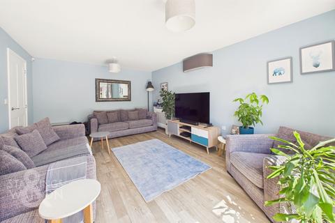 3 Arminghall Close, Poringland, Norwich, NR14 7TW