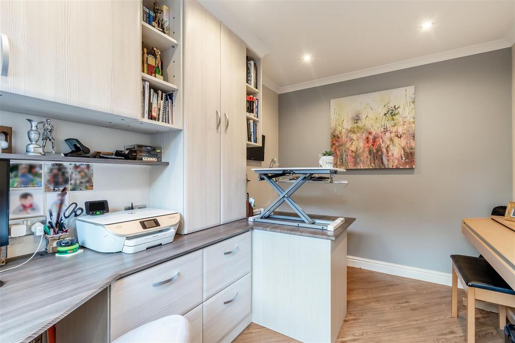 8527408-interior14.jpg