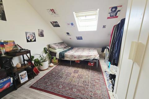 4 bedroom flat to rent, Turnpike Lane, Harringay