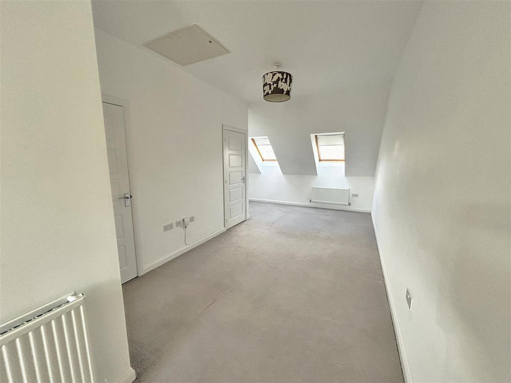 BACK BEDROOM 3.jpg