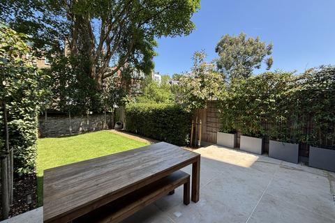 2 bedroom flat for sale, Denning Road, Hampstead, London, NW3