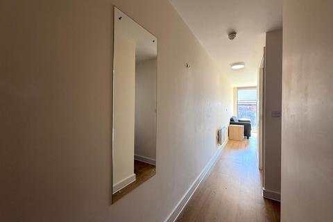 Studio to rent, Standard Studio, Norfolk House, L1