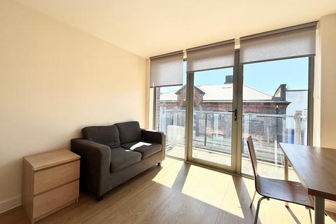 Studio to rent, Standard Studio, Norfolk House, L1
