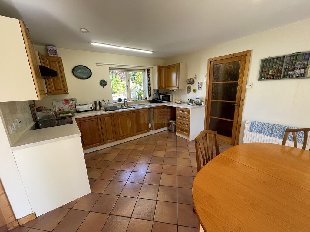 Kitchen d.JPG