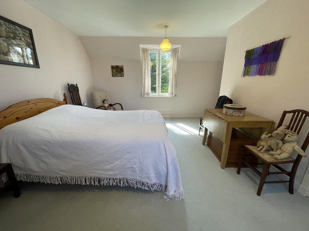 Bedroom 2b.JPG