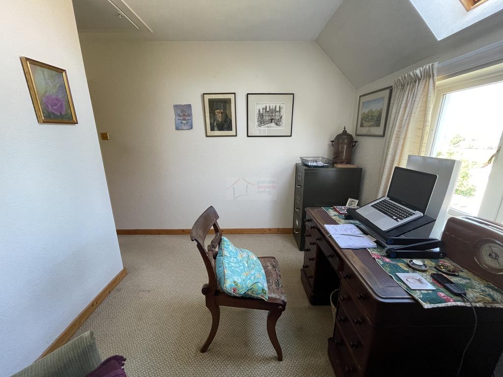 Bedroom 3b.JPG