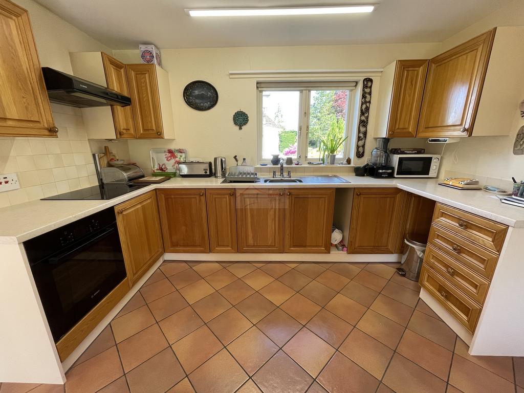Kitchen a.JPG