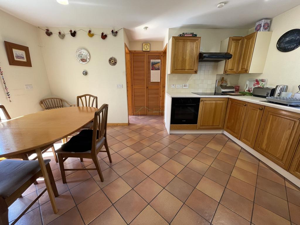 Kitchen b.JPG