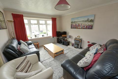 17 Doyle Gardens, Yateley, GU46 6XY