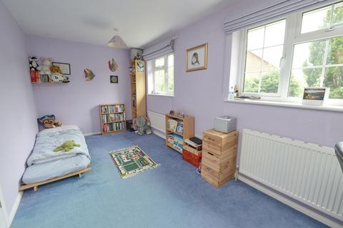 17 Doyle Gardens, Yateley, GU46 6XY