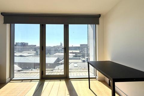 Studio to rent, Large Studio, Norfolk House, L1