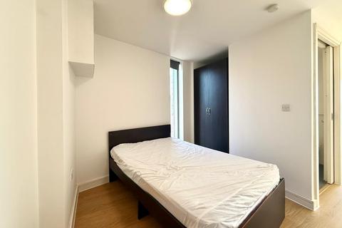 Studio to rent, Large Studio, Norfolk House, L1