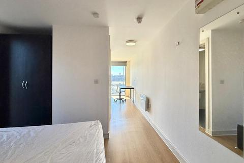 Studio to rent, Large Studio, Norfolk House, L1