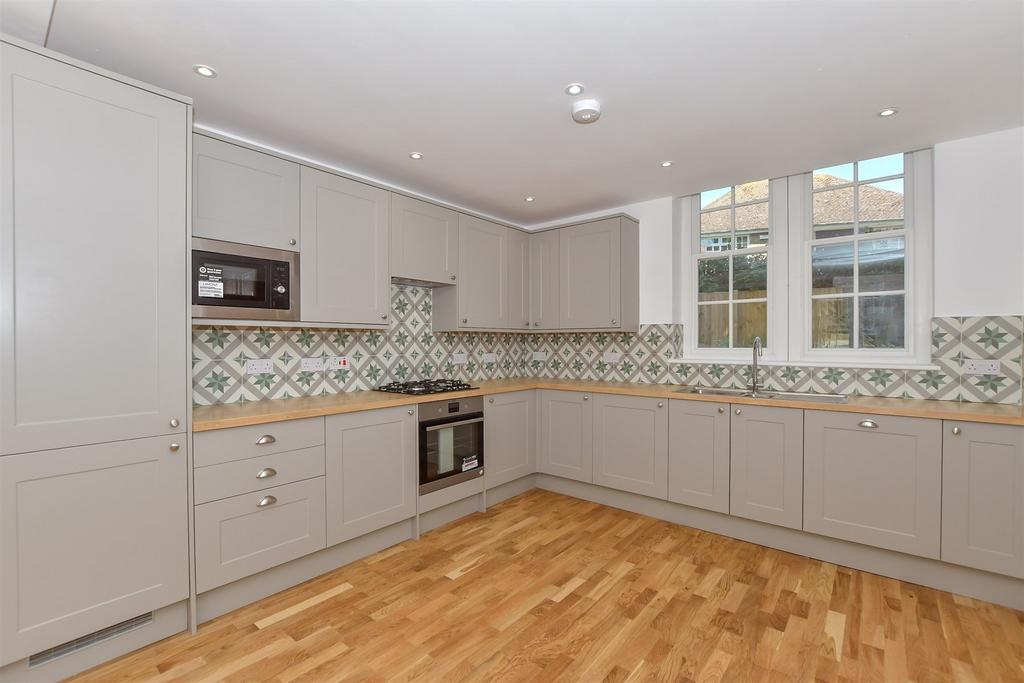 Kitchen/ Lounge