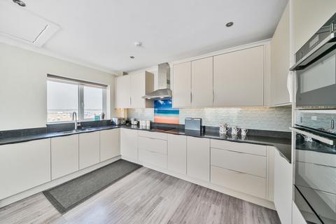 2 bedroom apartment for sale, Lake Avenue, Poole, Dorset