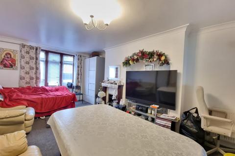 4 bedroom house for sale, Turnage Road, Dagenham