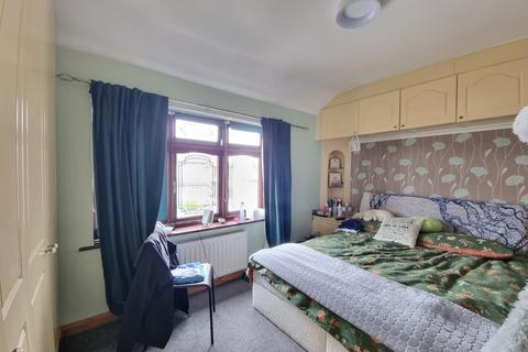 9 Turnage Road, Dagenham, RM8 1RB
