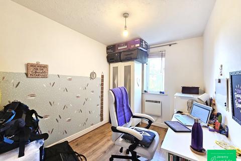 2 bedroom flat to rent, Lucas Gardens, East Finchley, N2