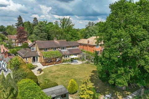 5 bedroom detached house for sale, Chiltern Hill, The Chalfont Heights Estate, Chalfont St. Peter