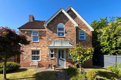 4 bedroom detached house for sale, Greenlee Drive, Newcastle upon Tyne, NE7