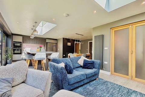 4 bedroom detached house for sale, Greenlee Drive, Newcastle upon Tyne, NE7
