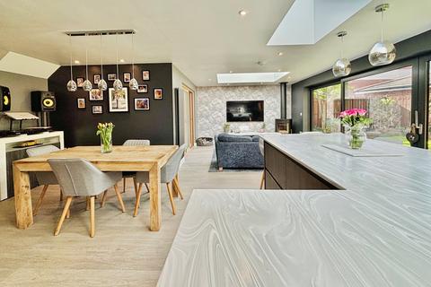 4 bedroom detached house for sale, Greenlee Drive, Newcastle upon Tyne, NE7
