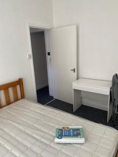 3 bedroom terraced house to rent, Boscombe Street, Manchester M14