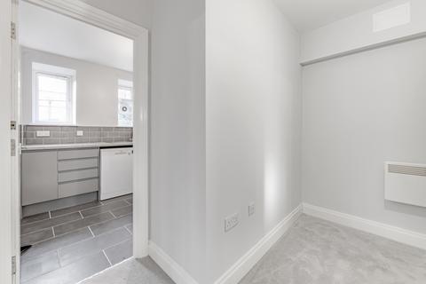 1 bedroom flat to rent, North Circular Road, London, NW11