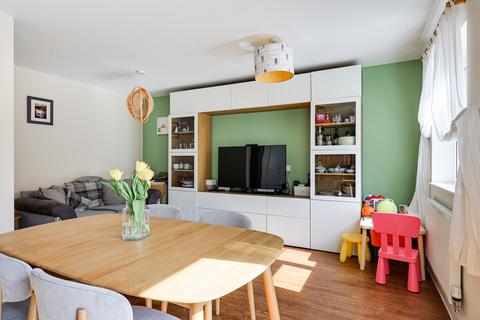 28 Roberts Way, Fulbourn, Cambridge, CB21 5AA