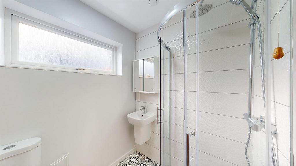 Bromley Road 29 Shower Room.jpg