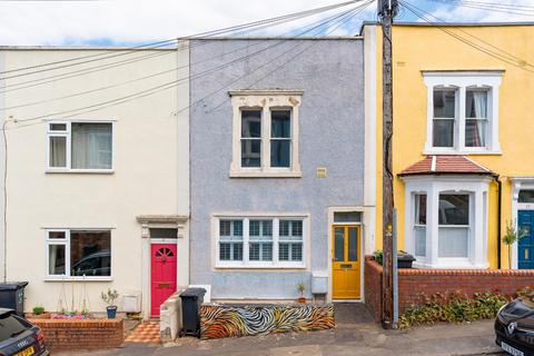 15 Gwilliam Street, Bristol, BS3 4LT