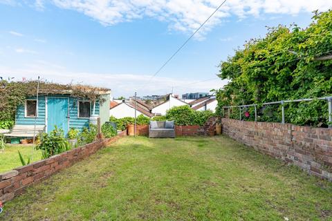 15 Gwilliam Street, Bristol, BS3 4LT