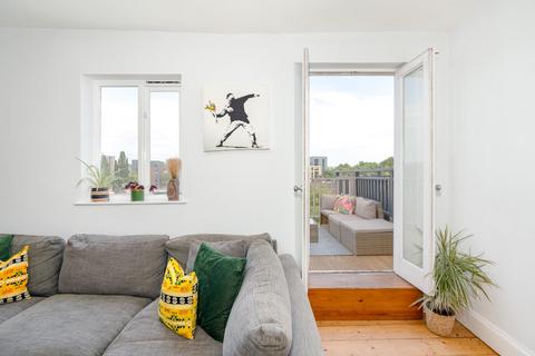 15 Gwilliam Street, Bristol, BS3 4LT