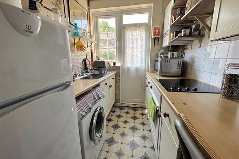 36 Thurbarn Road, London, SE6 3QE