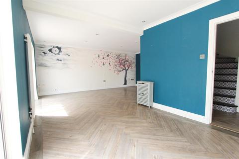 4 bedroom detached house for sale, Chipstead Lane, Lower Kingswood