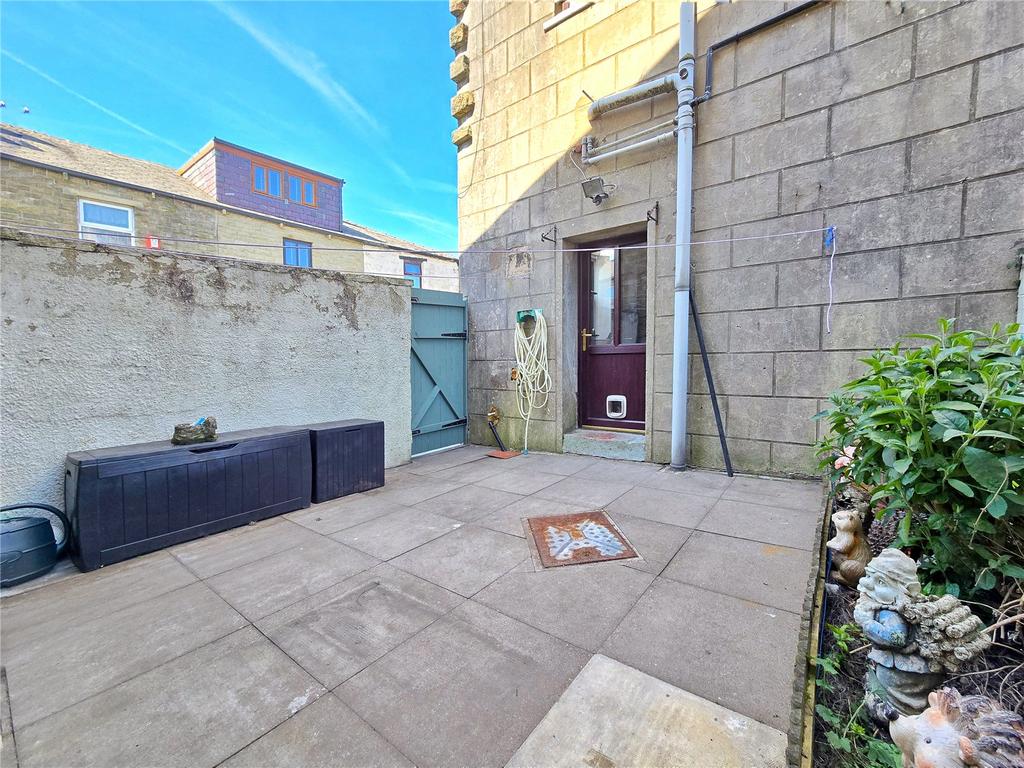 Rear Patio Yard