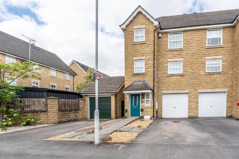 1 Edwin Avenue, Guiseley, Leeds, LS20 8QJ
