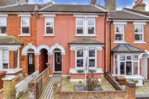 4 bedroom house to rent, Prospect Avenue, Rochester ME2