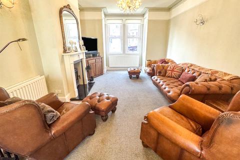 4 bedroom house to rent, Prospect Avenue, Rochester ME2